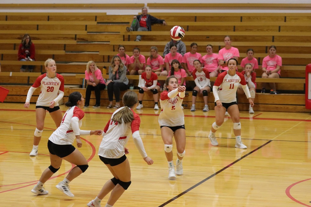Lady Pirates sweep Flyers at home