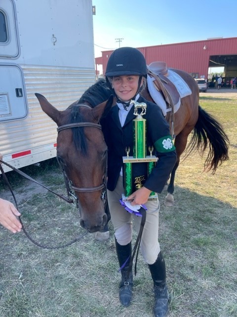 Rachel Harder with her trophy.