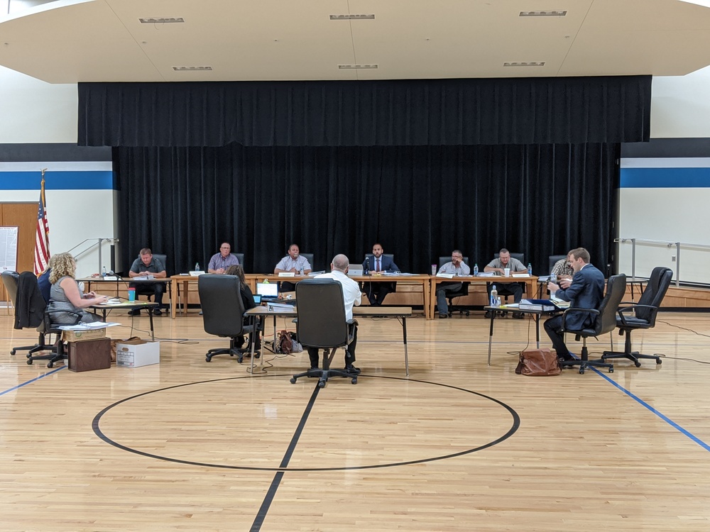 After hearing, Niobrara Board votes Parks to keep contract