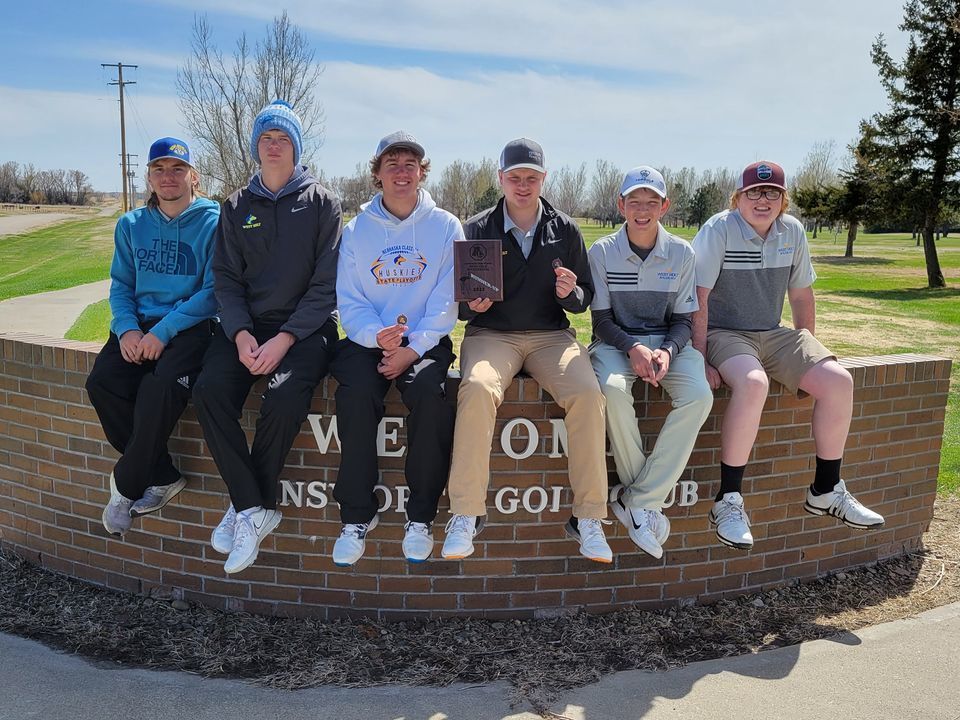 West Holt golf team that competed at Ainsworth