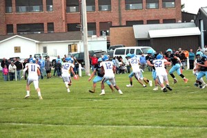 West Holt gets win over Summerland 34 to 22