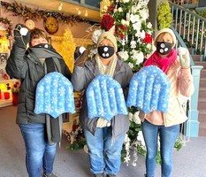 Sunshine Girls have snowball fight