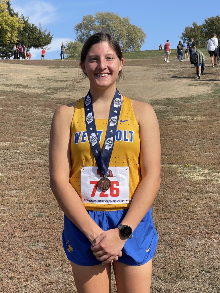 Maddie Davis medaled at State Cross Country